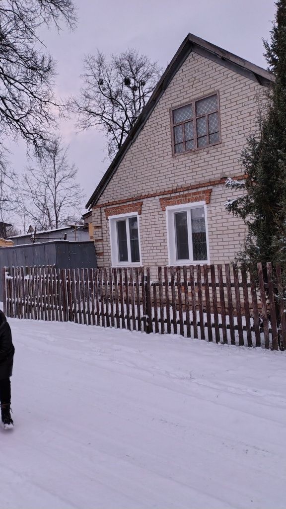 Будинок у Верхній Сироватці