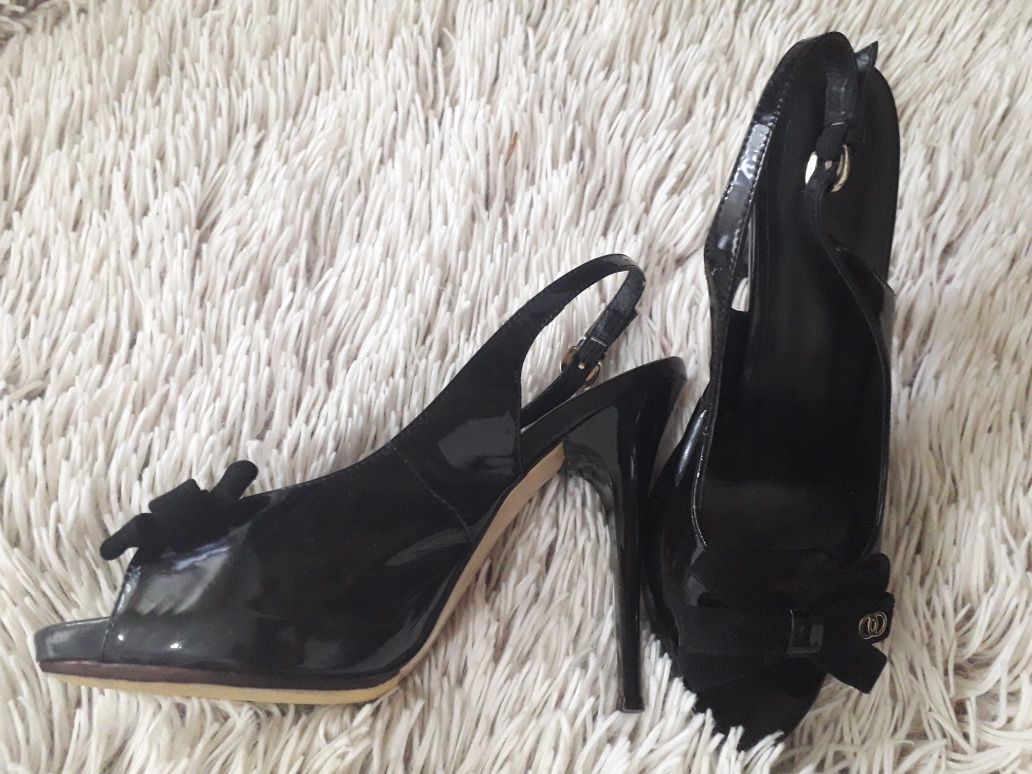 Продам женскую обувь (босоножки, туфли), 36 размер.