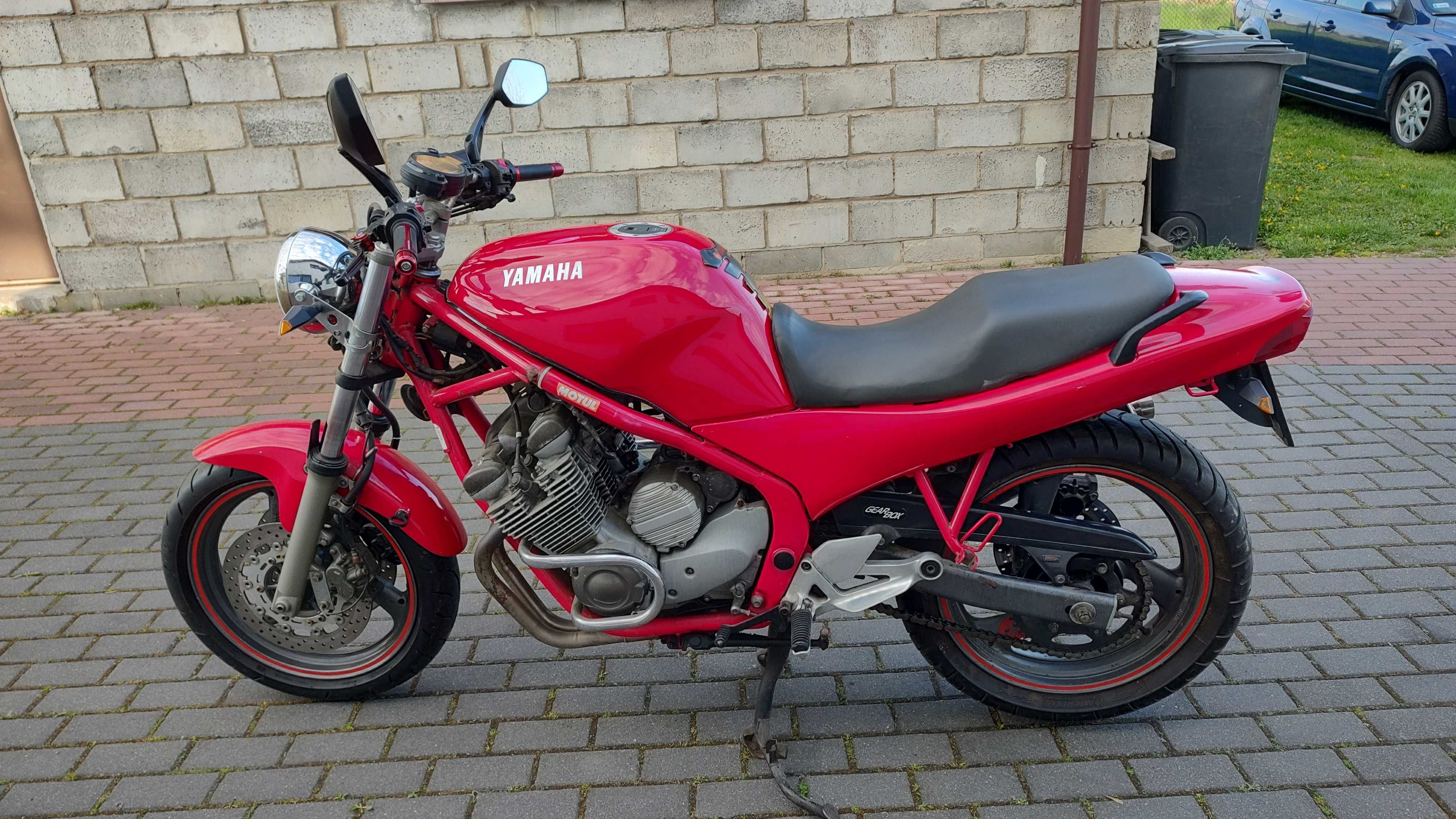 Motocykl Yamaha XJ 600