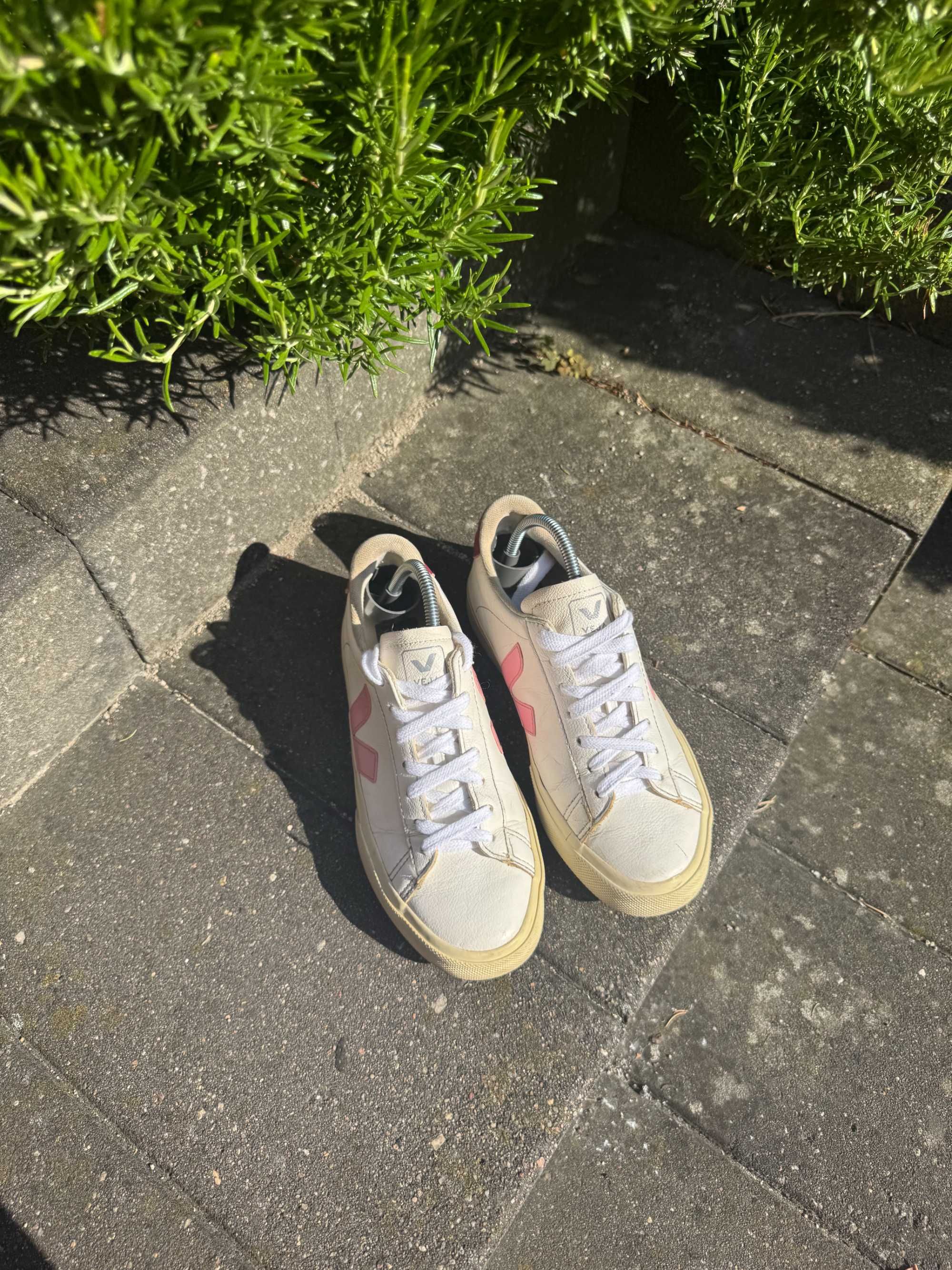 Veja 38 trampki v sneakersy skórzane białe różowe niskie białe wiązane