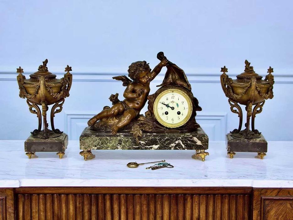 Антикварний камінний годинник з вазами L&F Moreau