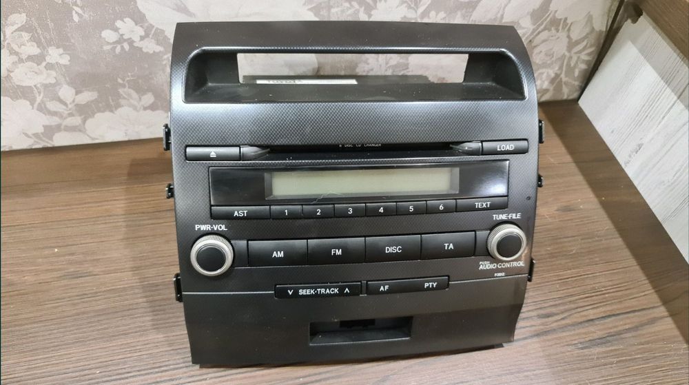 Штатная магнитола TOYOTA Land Cruiser