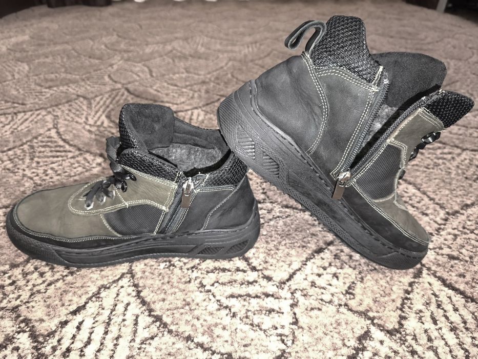 Дитячі підліткові зимові черевики-кросівки на блискавці та шнурівці.