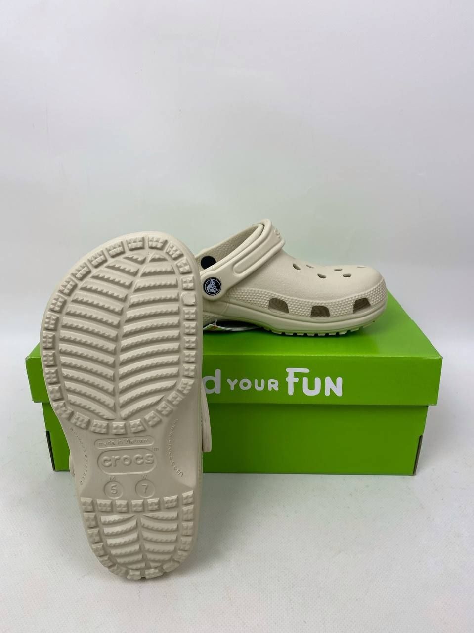 Класичні крокси Crocs Classic унісекс бежеві