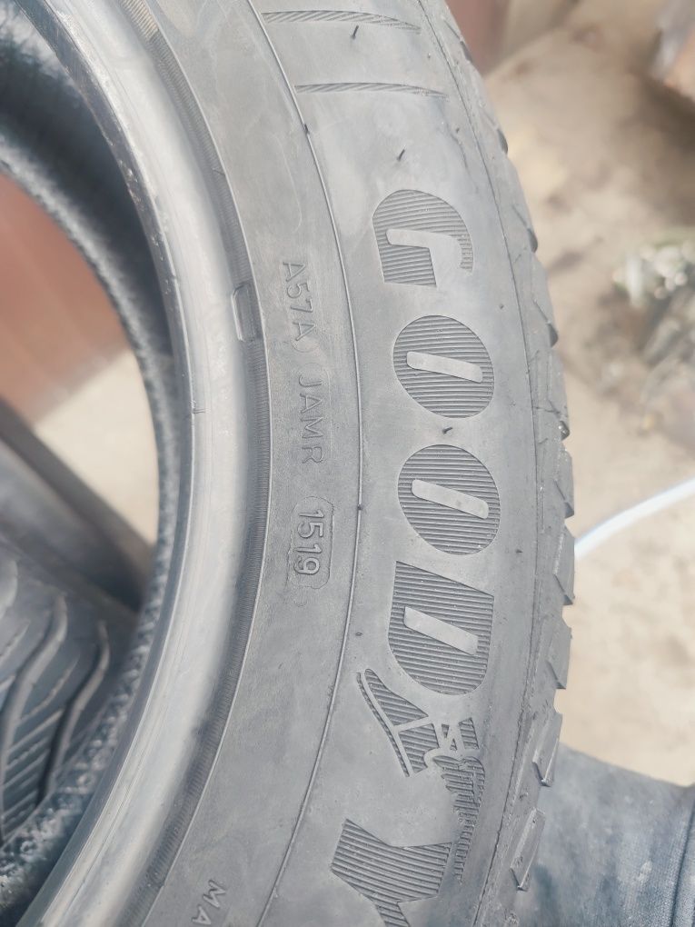 Opony wielozesonowe Goodyear Vector 4SEASONS 235/55/17 103v dot 1519