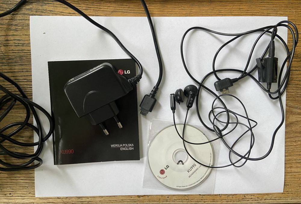 Telefon LG KU990