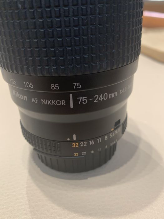 Lente Nikon AF NIKKOR 75-240mm 1:4.5-5.6 D totalmente funcional C/nova