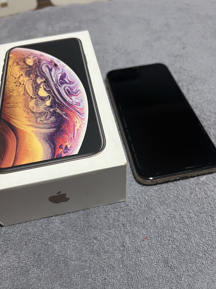 Iphon XS 64 GB kolor złoty