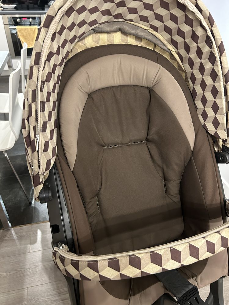 Wózek stokke xplory v4 2 in 1 gondola, siedzisko, wkldka dla niemowlak