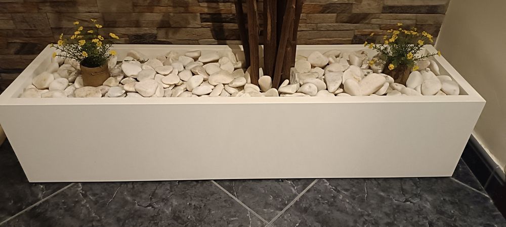 Vendo floreira retangular em lacado