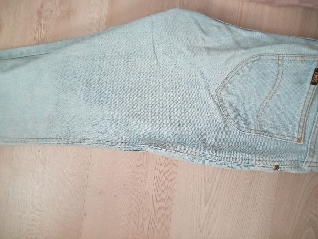 Продам оригинальные джинсы