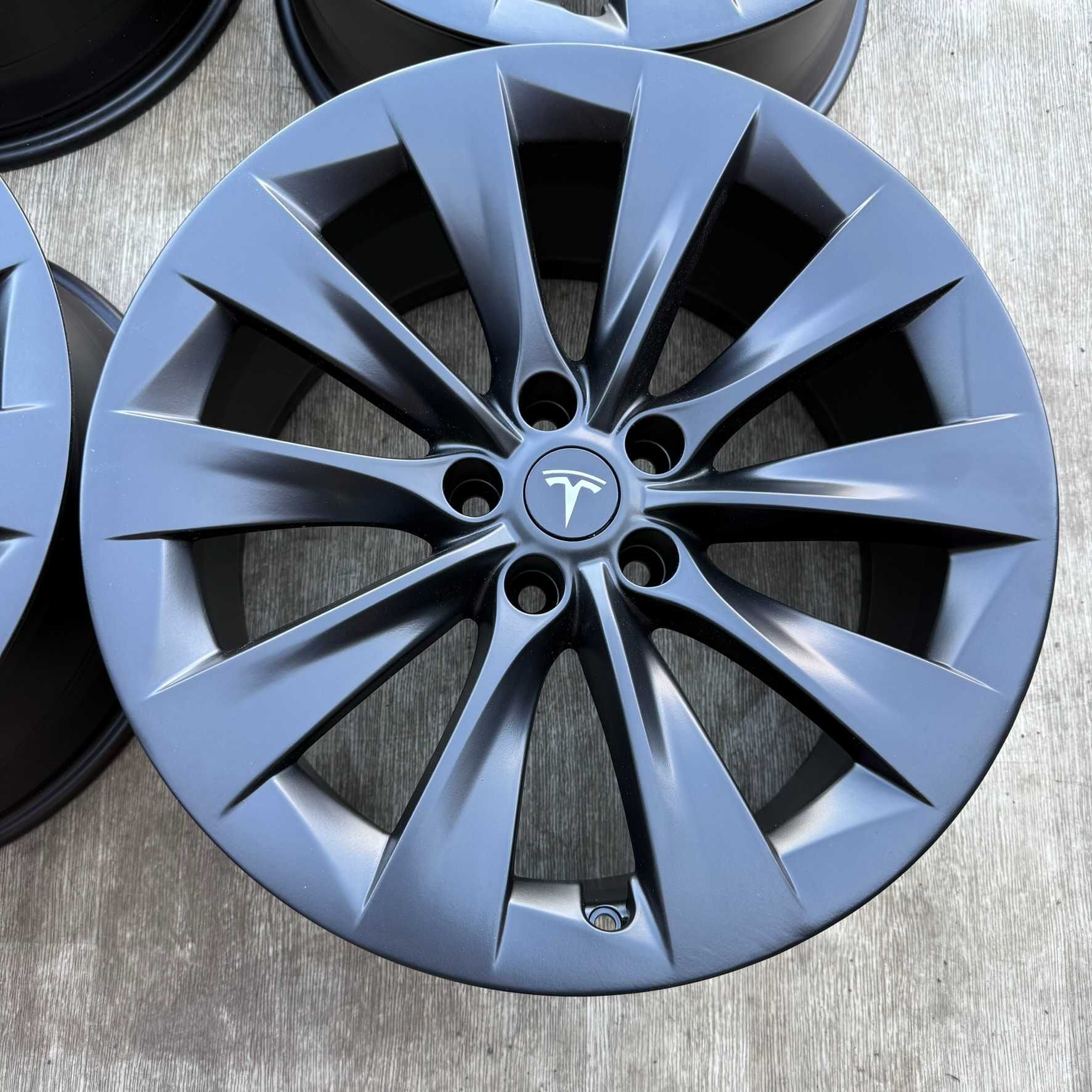 Оригінальні диски різноширокі 5/120 r20 Tesla Model X - S