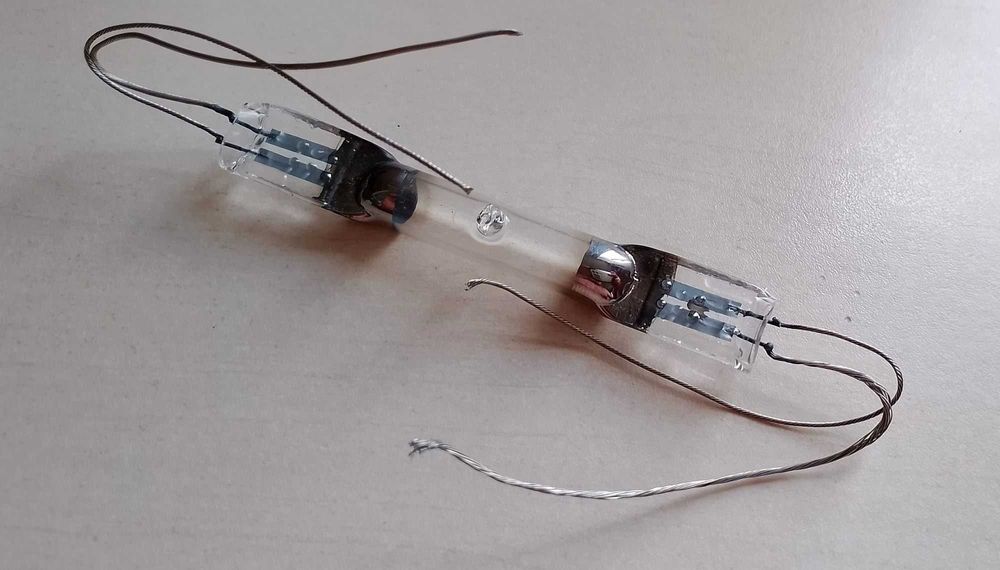 Лампа ультрафиолетовая кварцевая запасная новая для MEDICOR Q-145