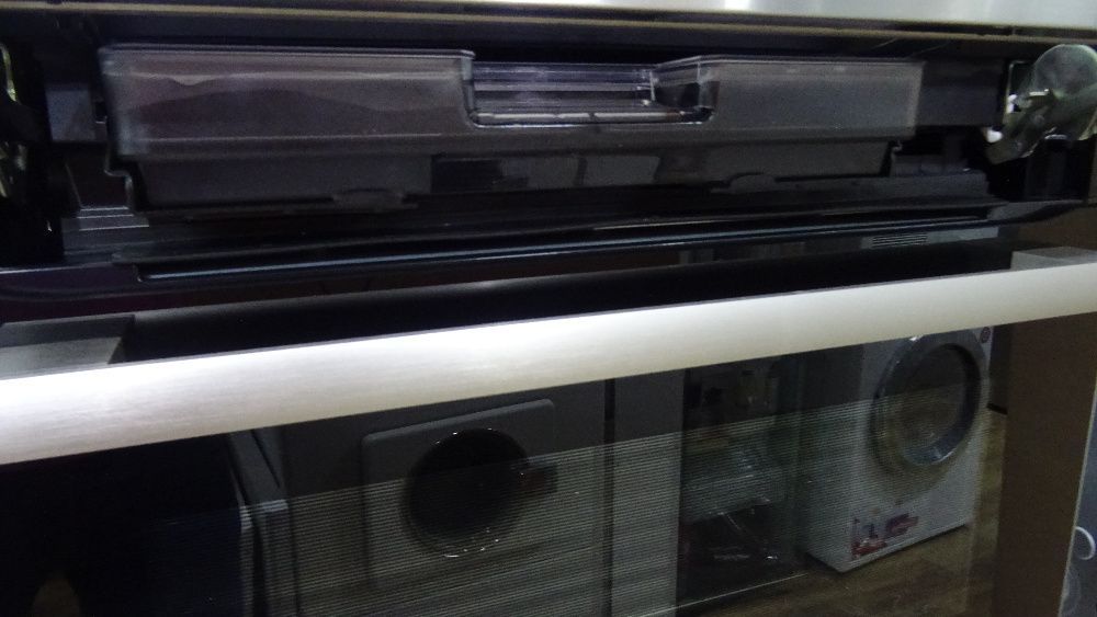 Kompaktowy piekarnik z funkcją pary Bosch CSG636BS2, poj.47 L, menu PL