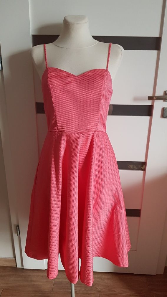 Louche luxe sukienka za kolana na ramiączkach rozkloszowana Pink r 38