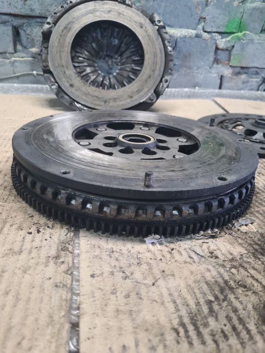 Маховик Зчеплення двохмасовий демпфер Audi A6 C5 2.4 B Ауді А6 Ц5 бенз