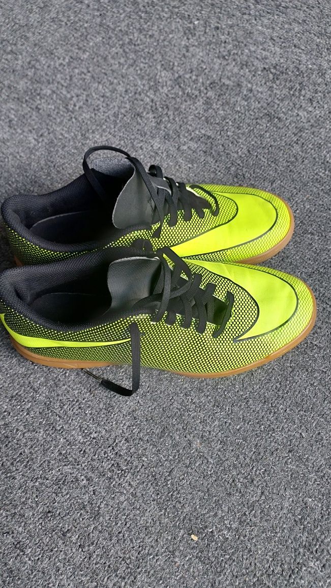 Buty sportowe halówki Nike r 38