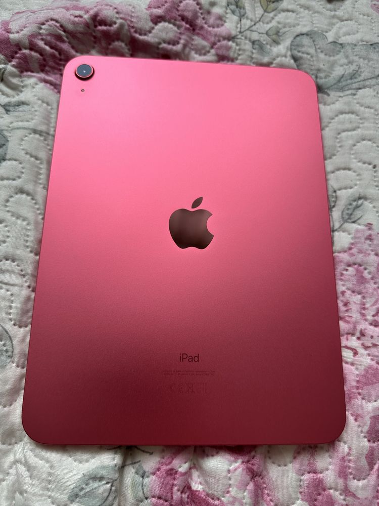 Tablet APPLE iPad 10.9" 10 genrozowy plus klawiatura magic keyboard