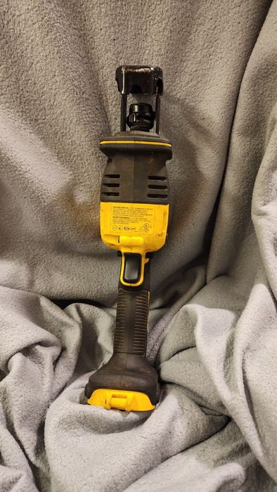 Dewalt dcs369 сабельна пила