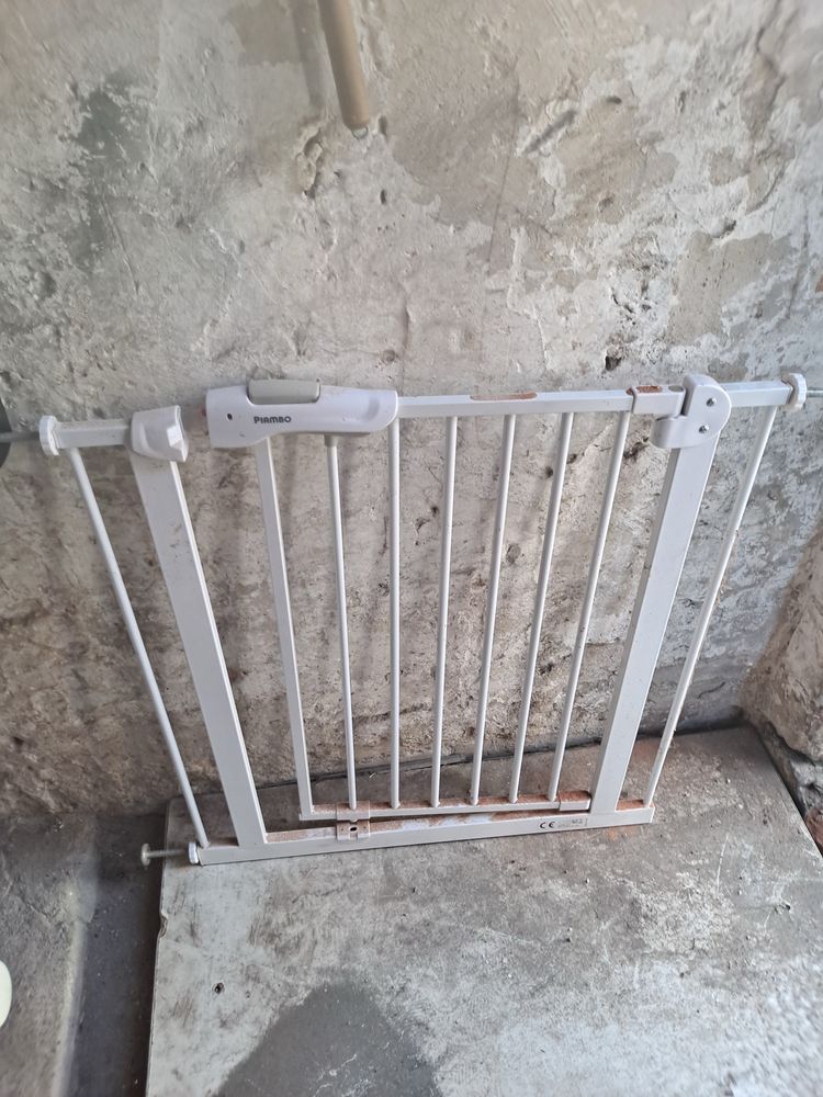 Bramka barierka zabezpieczajaca dla dzieci