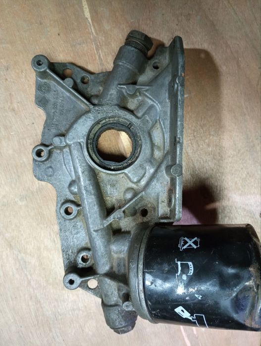 Продам масло насос Опель вектора а 1.8 дорестаил c18nz