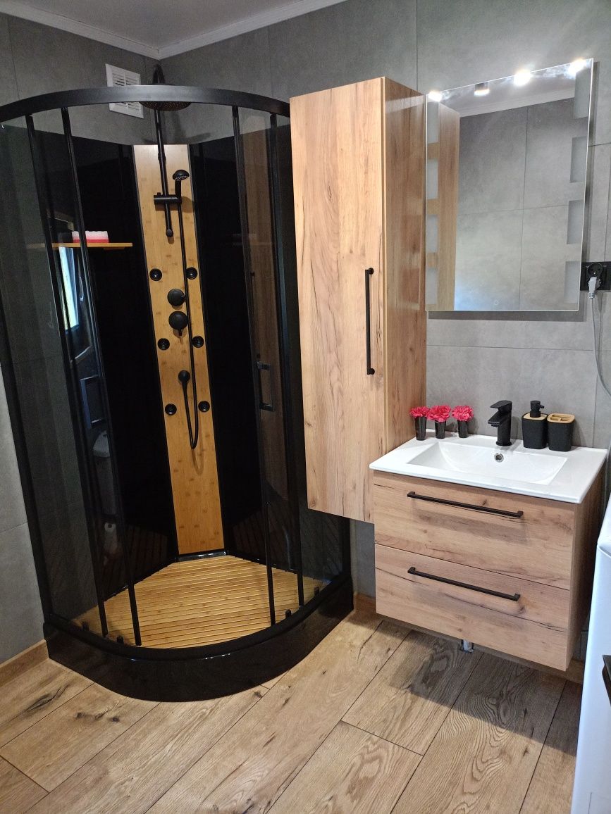 NOWY domek nad jeziorem  blisko morza.Balia z jacuzzi. Wolny od  12.09
