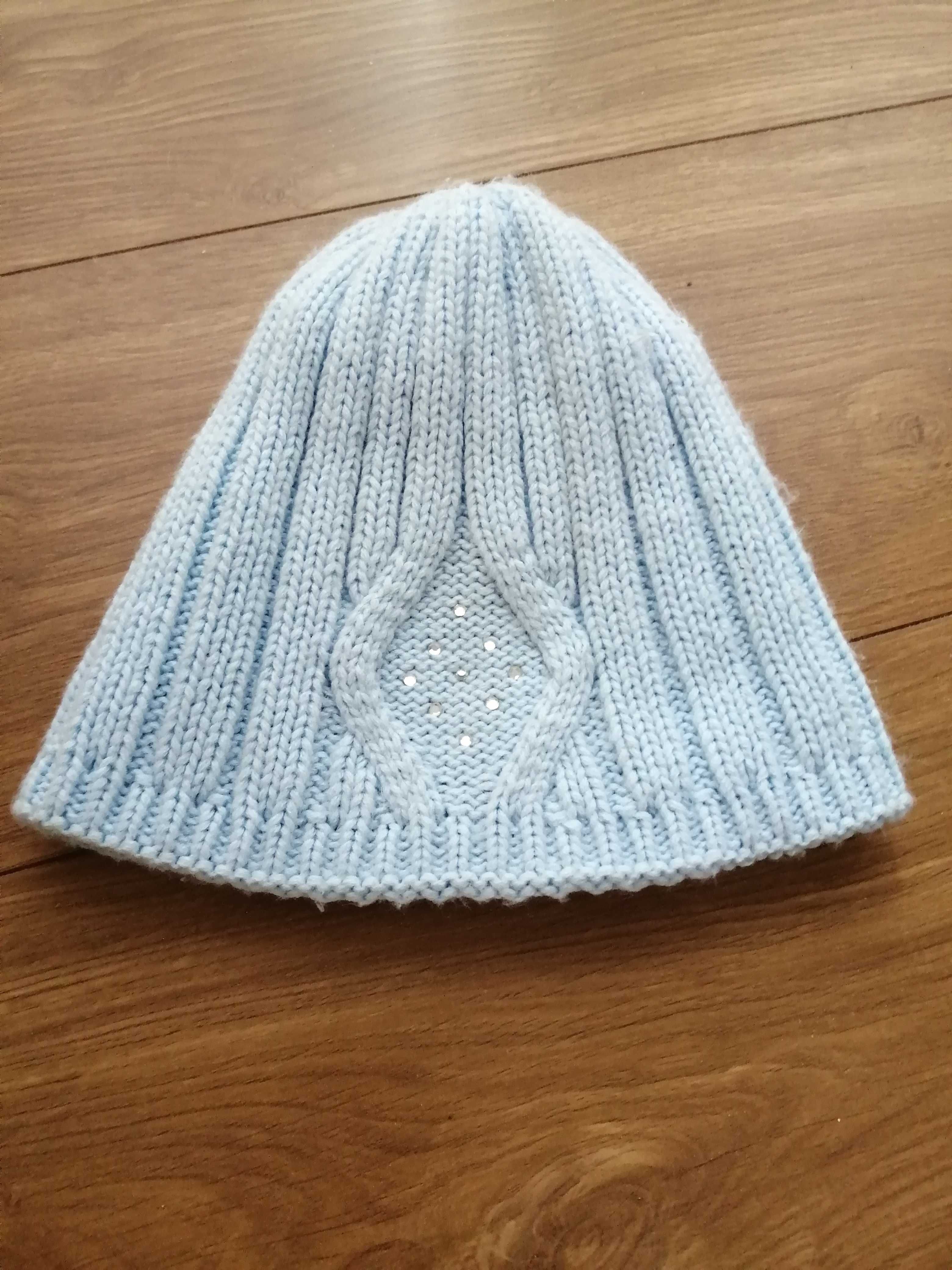 zimowa damska czapka