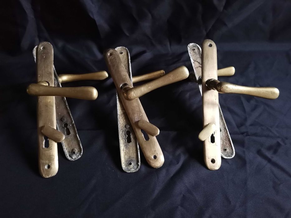 Stare przedwojenne mosiężne klamki, szyldy 3 sztuki, mosiądz Art Deco