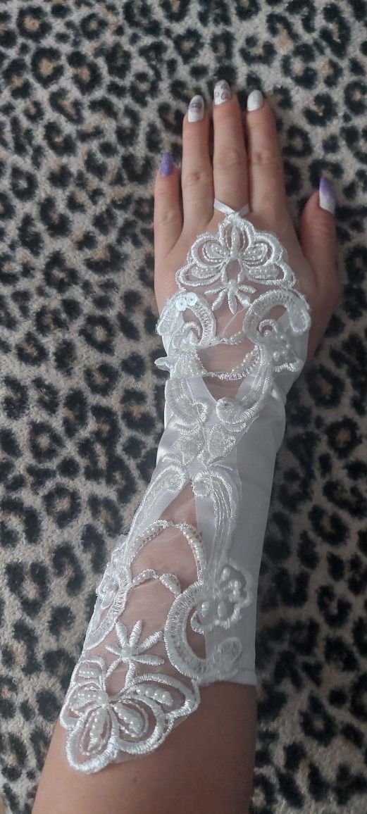Новые красивые свадебные перчатки