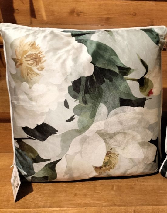 Poduszka dekoracyjna Peonia o wymiarach 45x45 Smukee