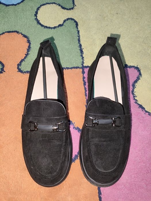 Продам туфли лоферы 42 рамер