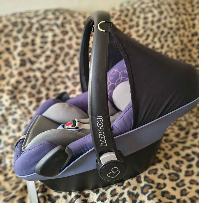 Автокрісло оригінал  в гарному стані