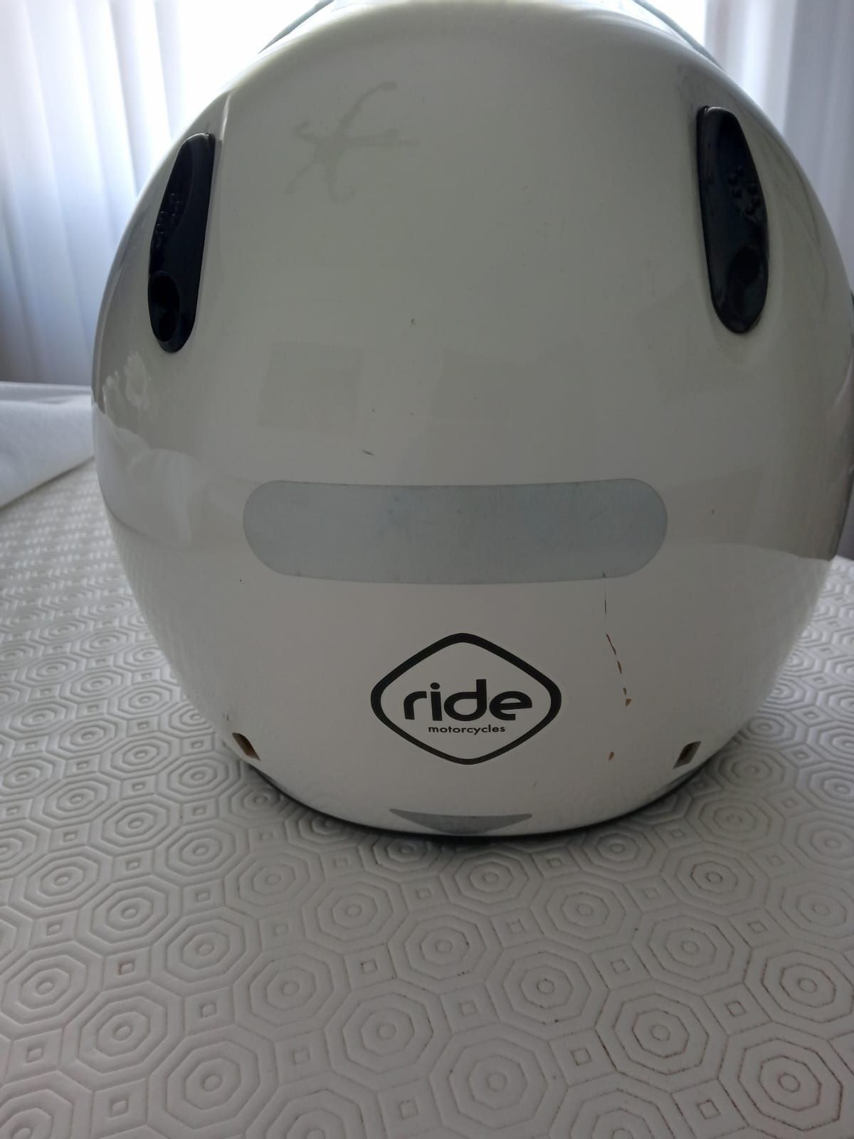 Capacete City de côr branca