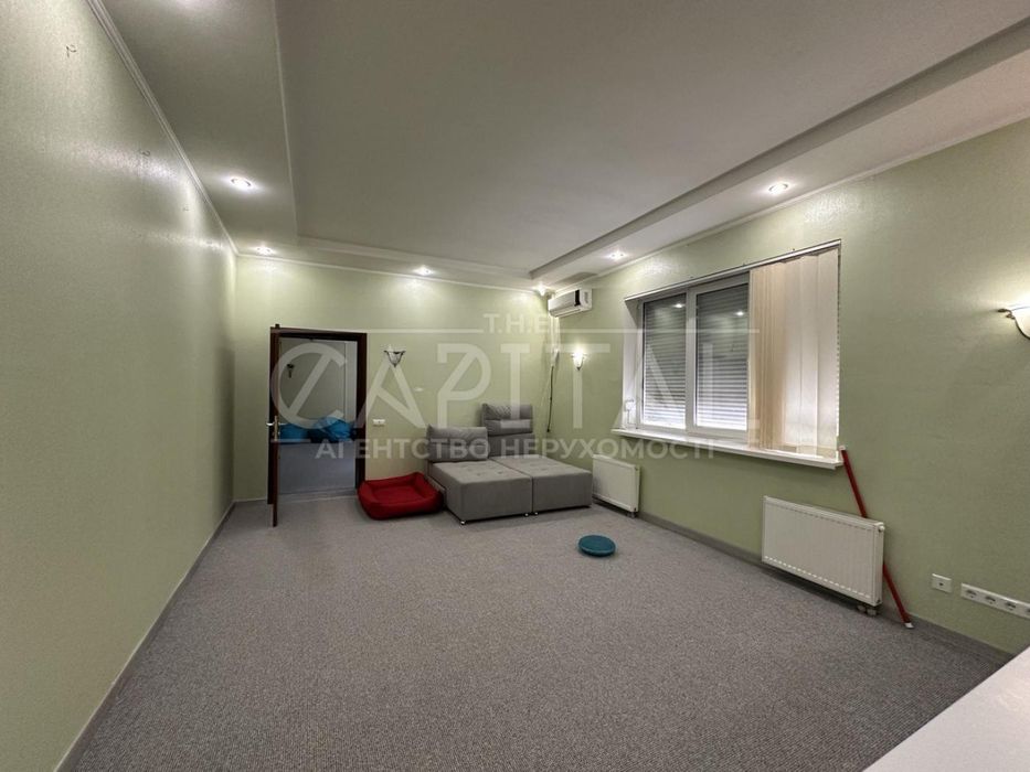 Продаж офісу, вул. Прирічна, Оболонь, Київ