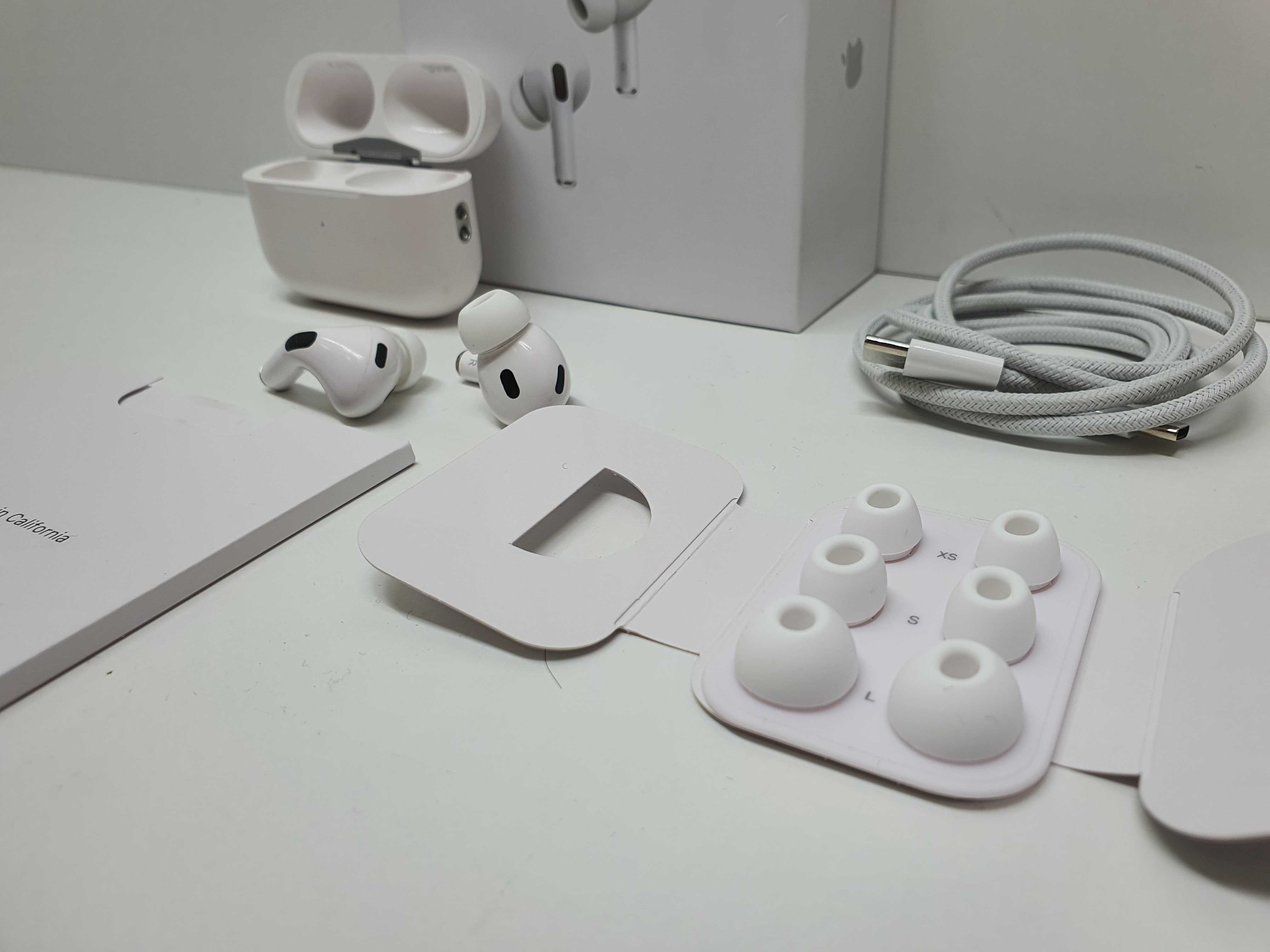 Apple Słuchawki AirPods Pro (2. generacji) z etui MagSafe (USB-C)
