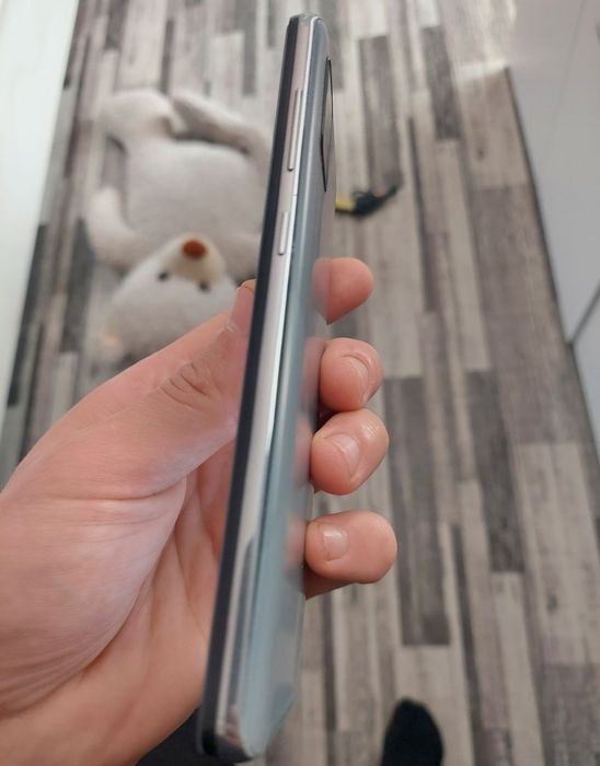 Продам телефон Samsung A51