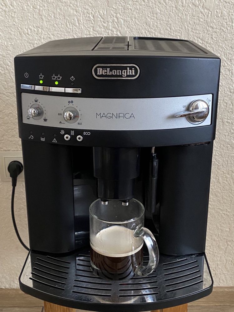 Кофемашина Delonghi Magnifica