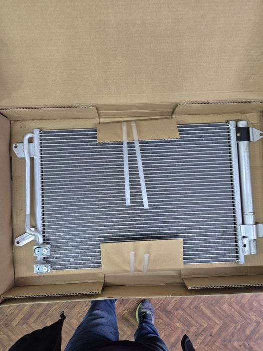Радіатор кондиціонера фольксваген  новий