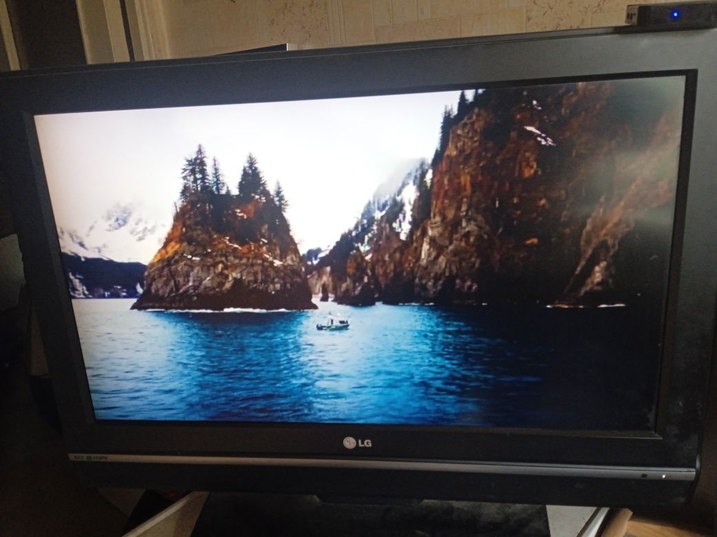 Продам телевизор LG б/у32 дюйма