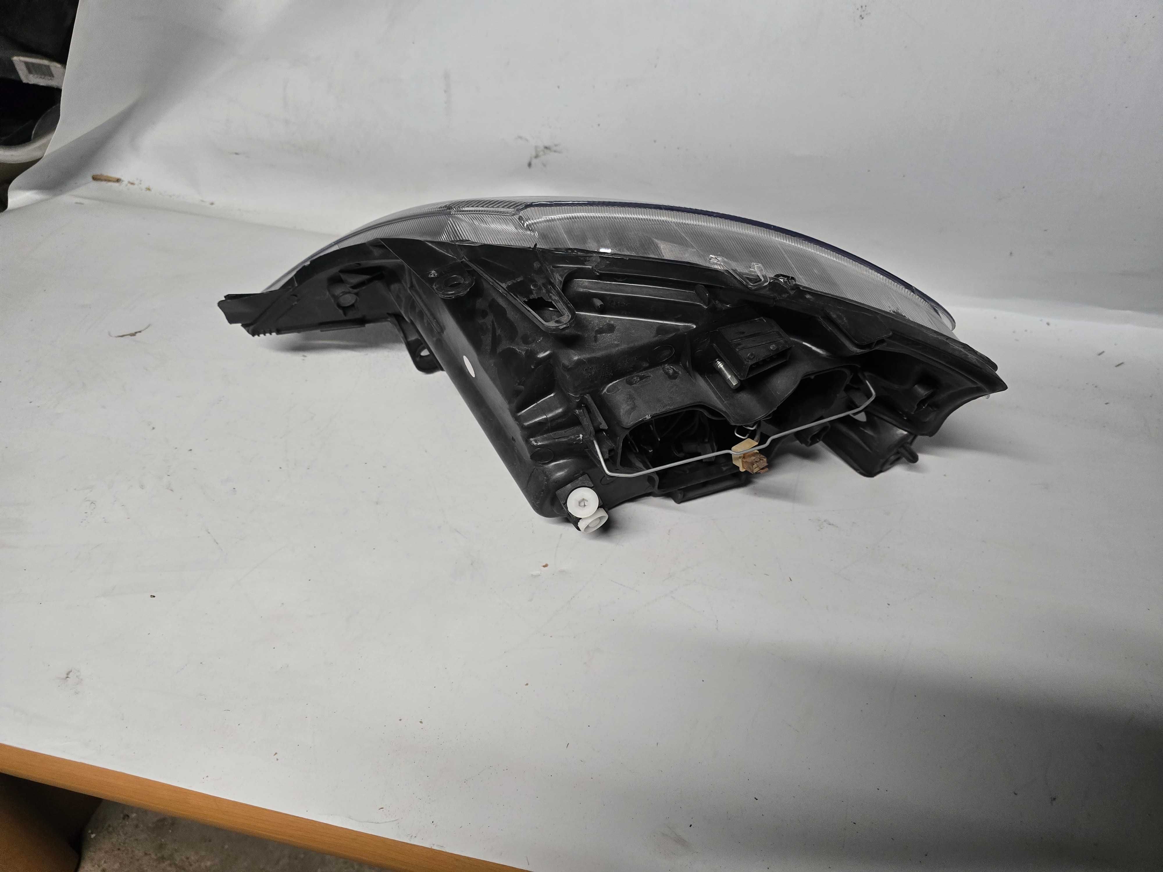 lampa przód Citroen C3 I 02-09 nowa