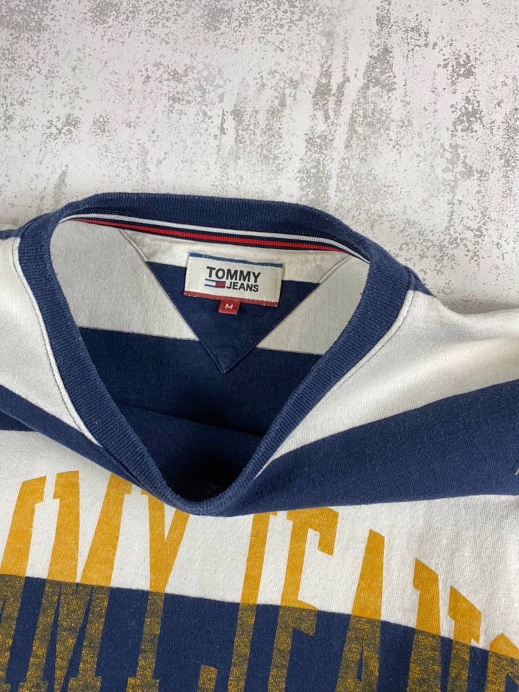 Tommy jeans: стильна оверсайз класика в смугах