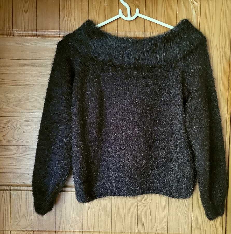 Czarny puchaty sweterek sweter Mohito XS 34 bluza