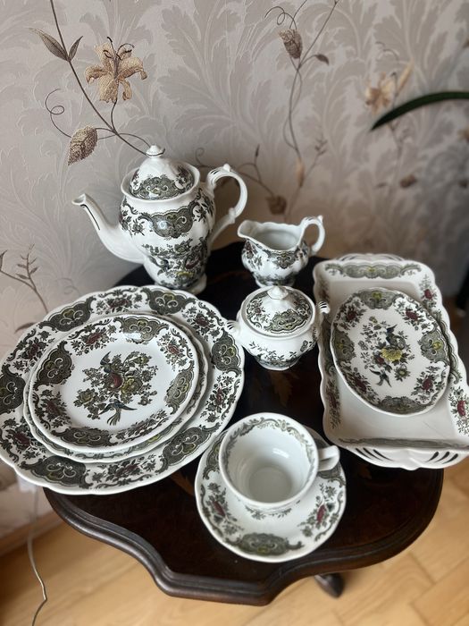 Rozszerzony angielski serwis do herbaty lub kawy