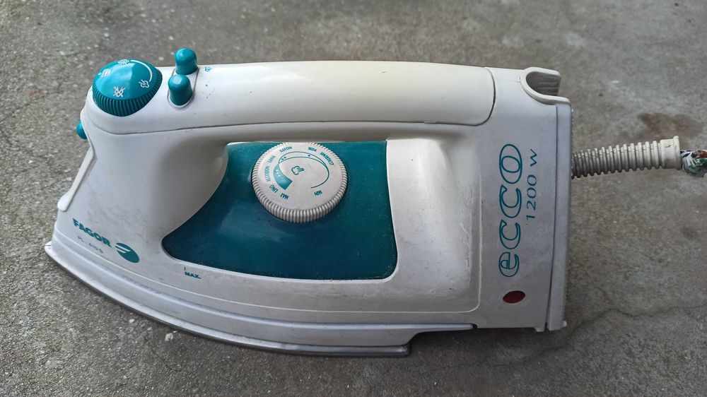 Ferro de engomar Fagor avariado