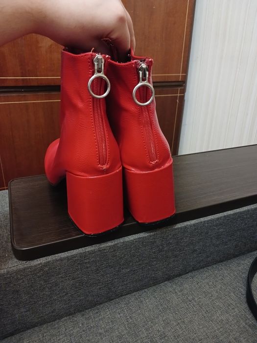 Продам ботиночки, состояние супер, 41 размер, полноразмерные