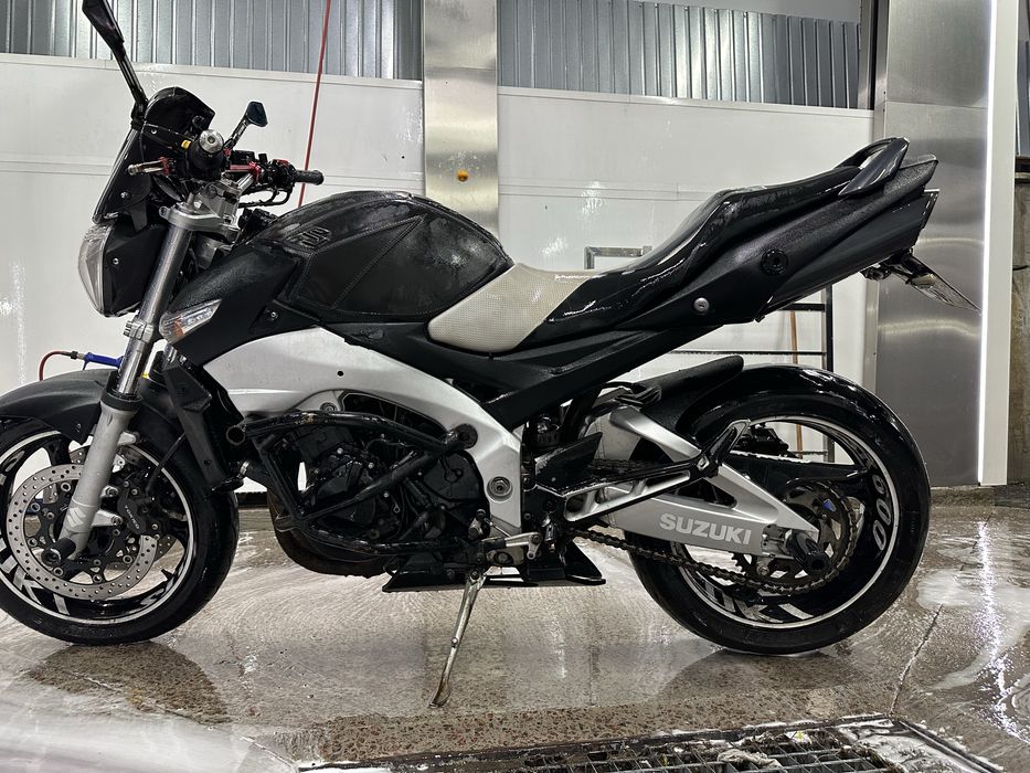 Suzuki gsr 600 2006