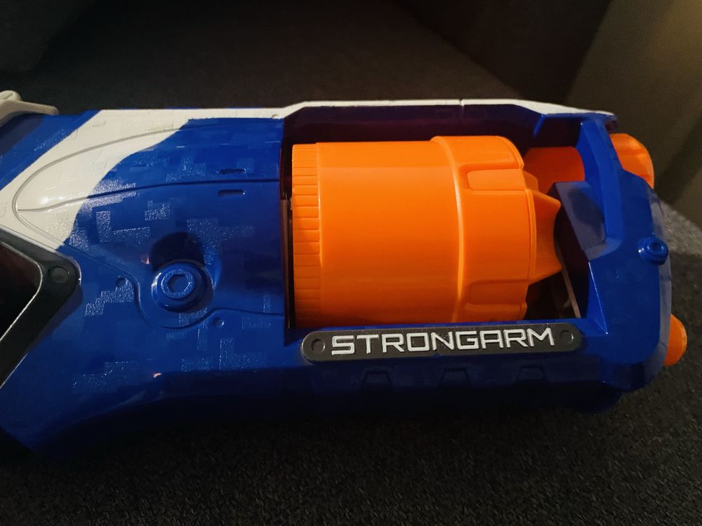 Pistolet Nerf Strongarm !