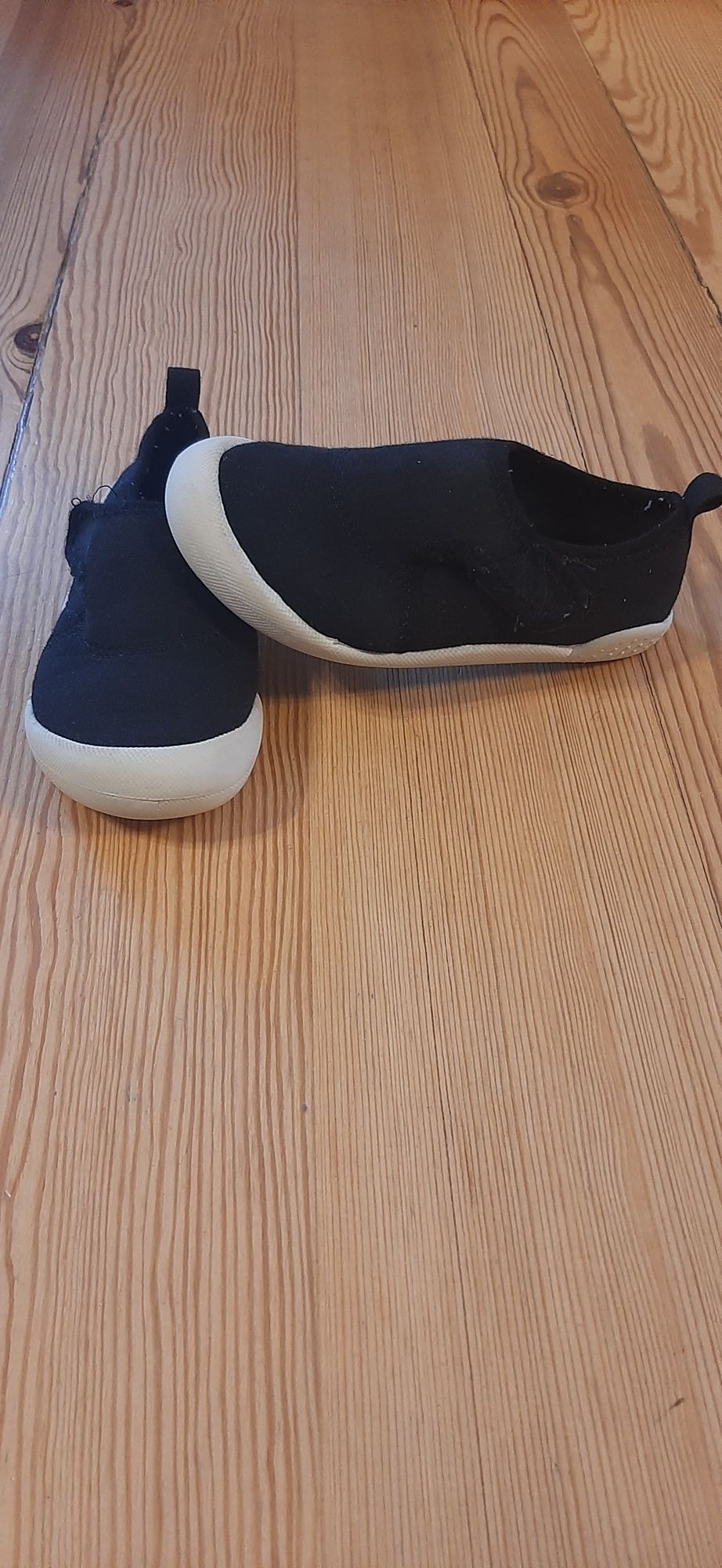 Buty rozm. 27 zapinane na rzep