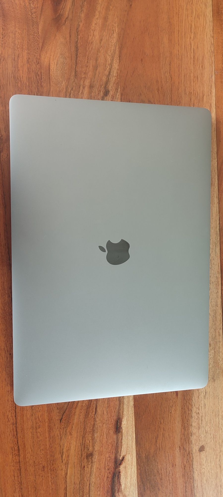 MacBook pro 16" A2141 32GB RAM 512 SSD i7