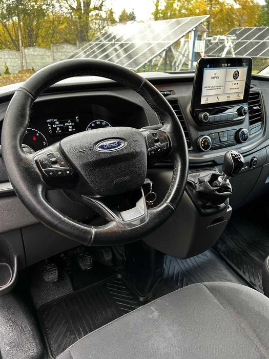 Wypożyczalnia samochodów dostawczych Wynajem busów dostawczych Ford